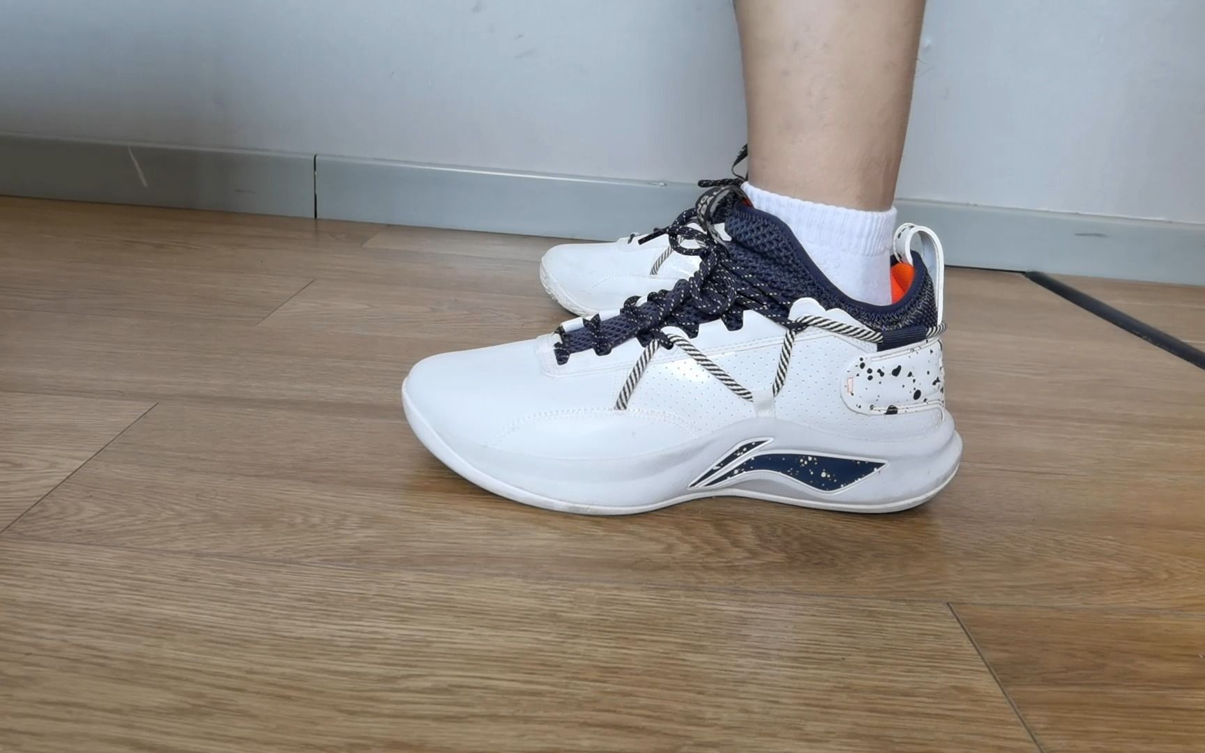 李宁闪击team篮球鞋