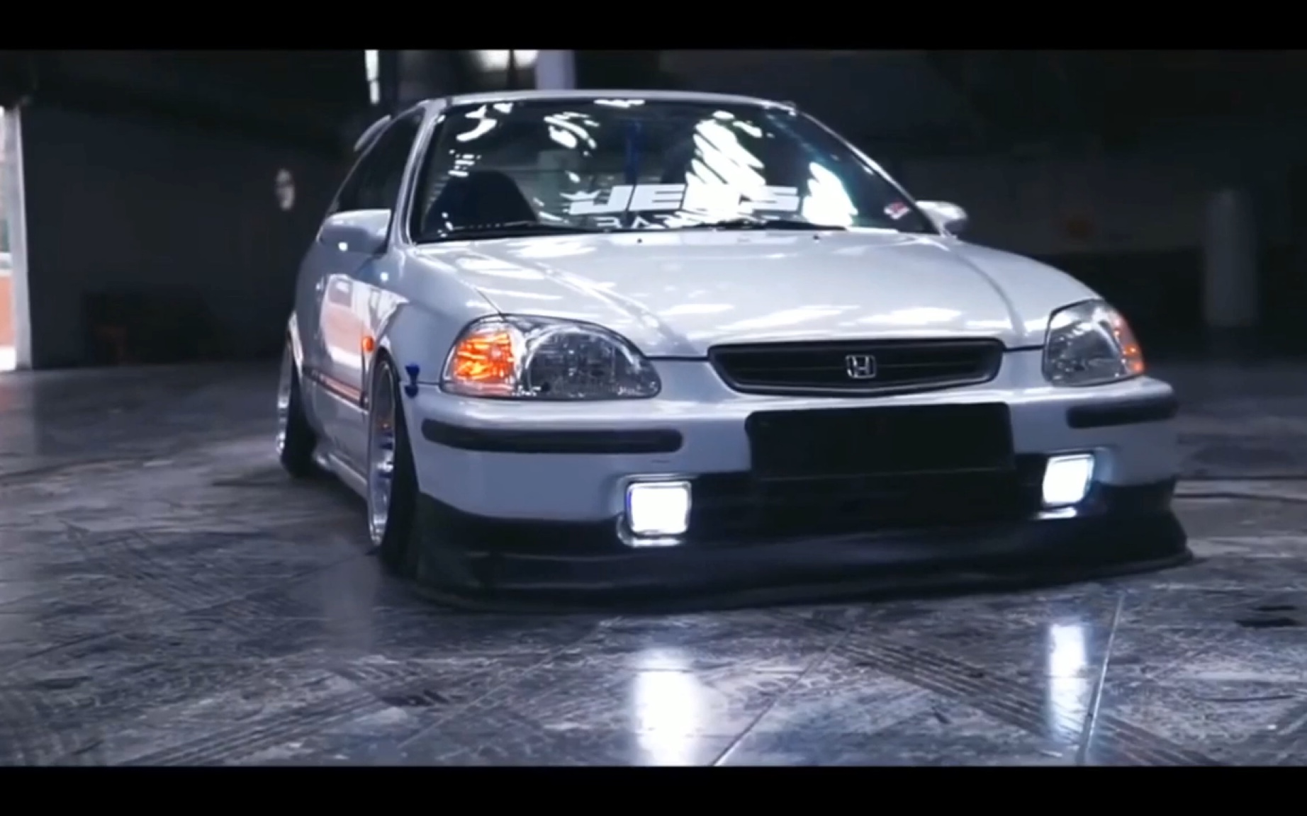 本田大眼仔思域ek4 低趴 城市一道亮丽的风景线