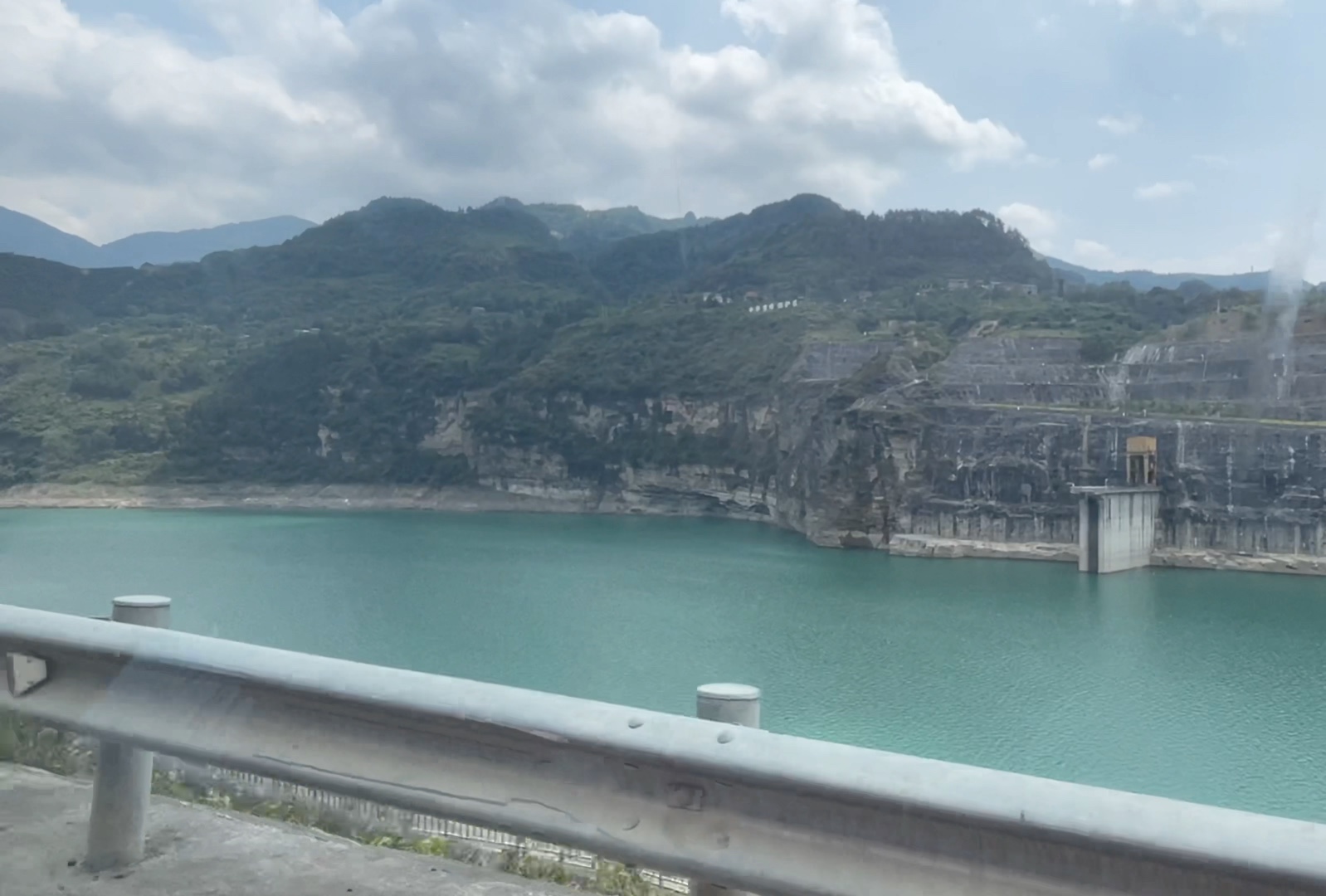 南川金佛山避暑去啦,晚上冷得打抖抖