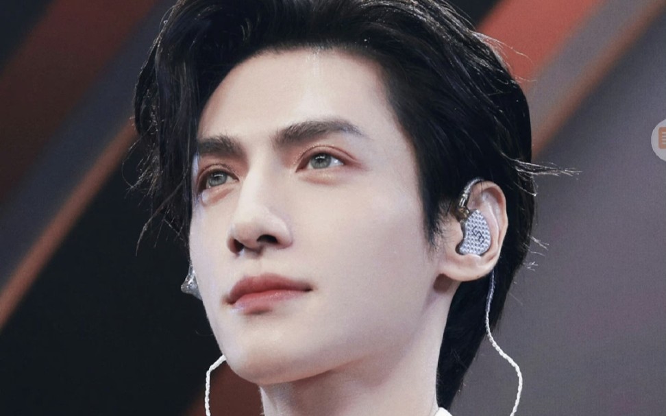 罗云熙的脸和身材是不是都是黄金分割比啊,绝了