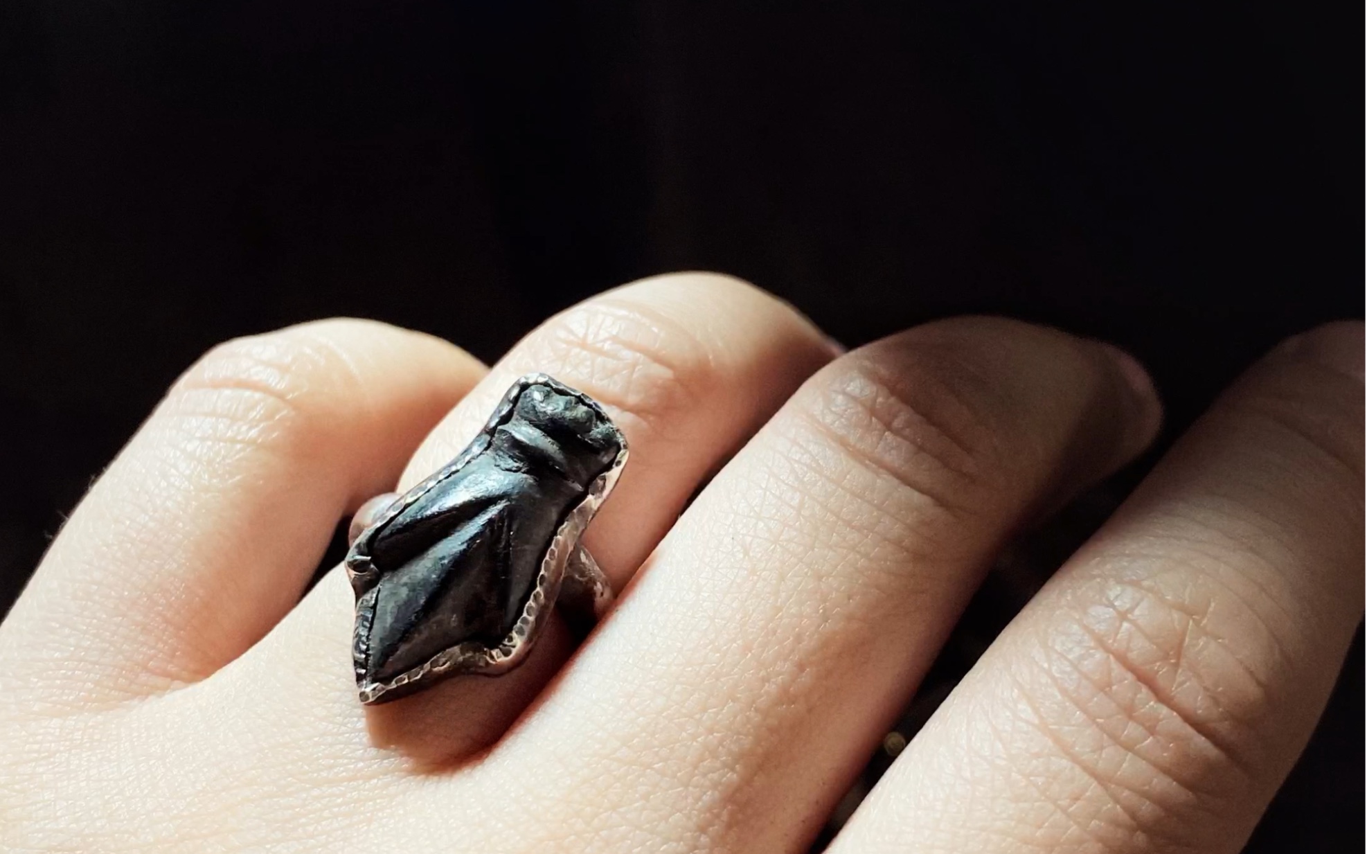 纯手工制作|辽金·蝉形黑漆古扣饰镶嵌 戒指