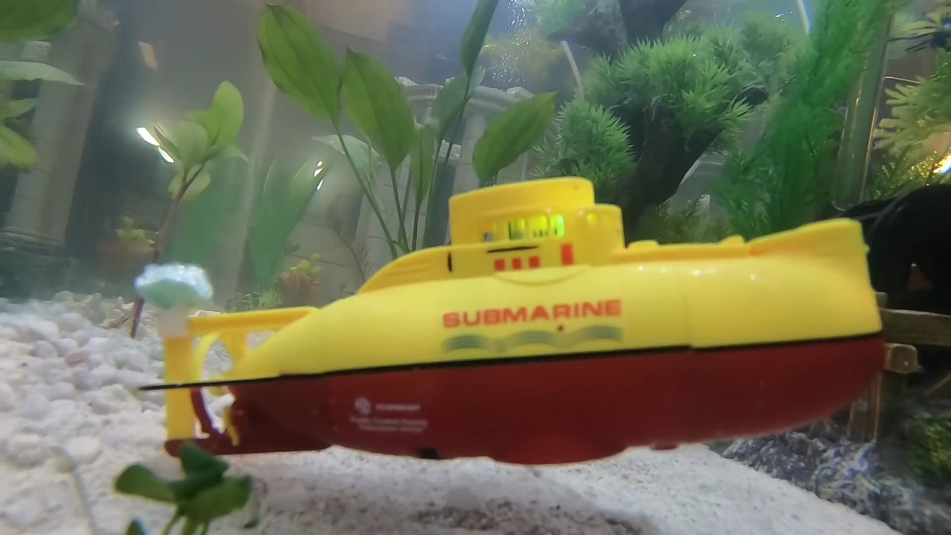 最小的微型rc潜艇