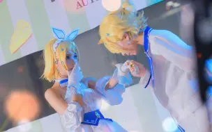 Download Video: 【鏡音リン・レン 舞台现场ver.】混沌组曲～ Giga Remix～/鬼鬼onioni×宫泽仁子