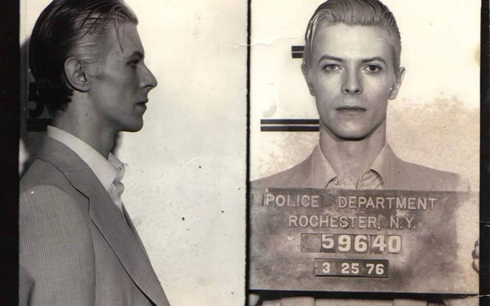 2p熟肉大卫鲍伊1976年在美国巡演时被捕的故事采访