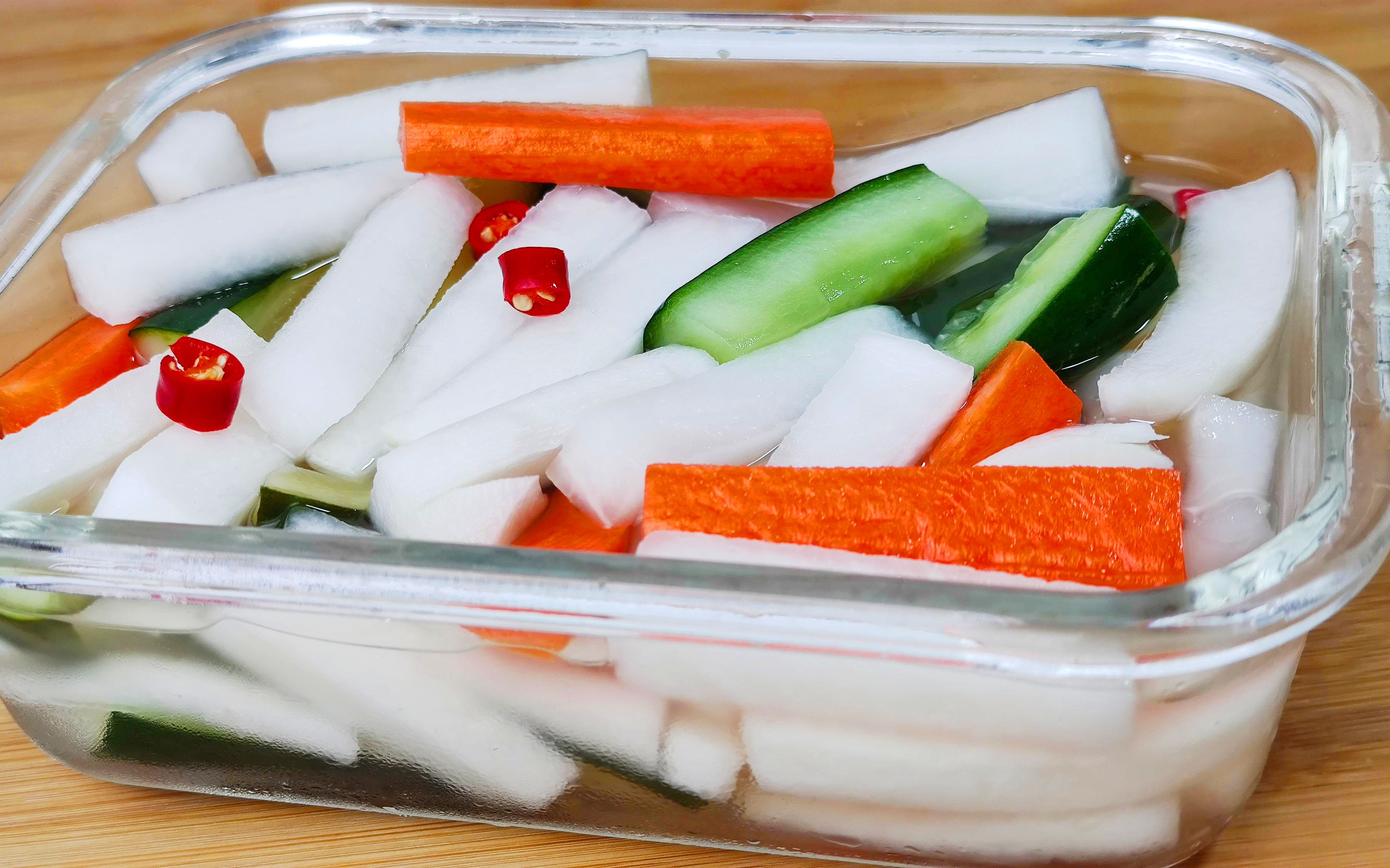 餐前开胃小菜,酸甜爽口脆萝卜条,夏季非常适合吃!