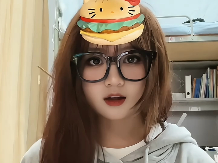 小女孩 你呆呆的
