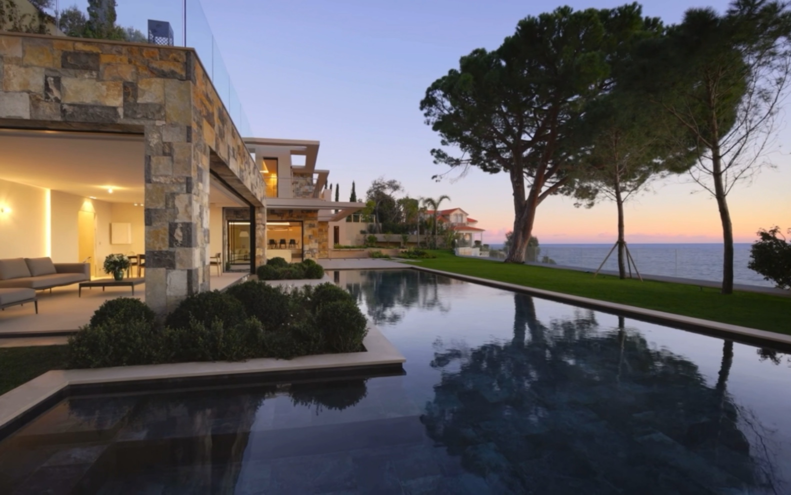 法国蔚蓝海岸海滨别墅·面朝大海,春暖花开