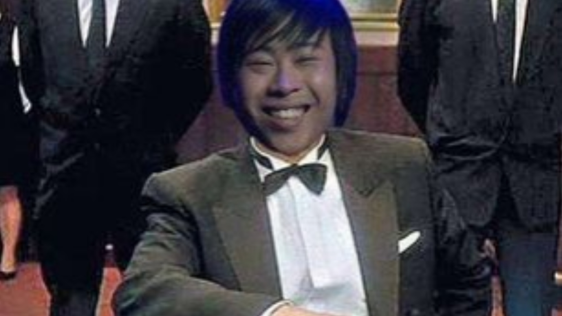 卢本伟 向 您 发出了 吃一顿饭 的邀请