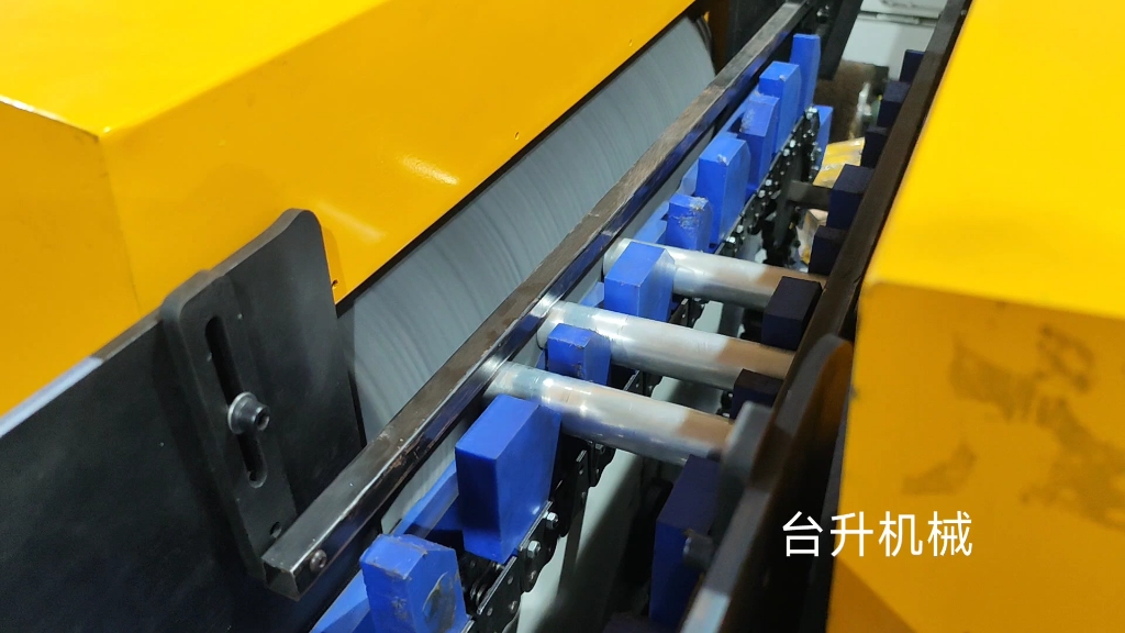 铝管刷毛刺机视频 自动送料去毛刺机 金属管件去毛刺机