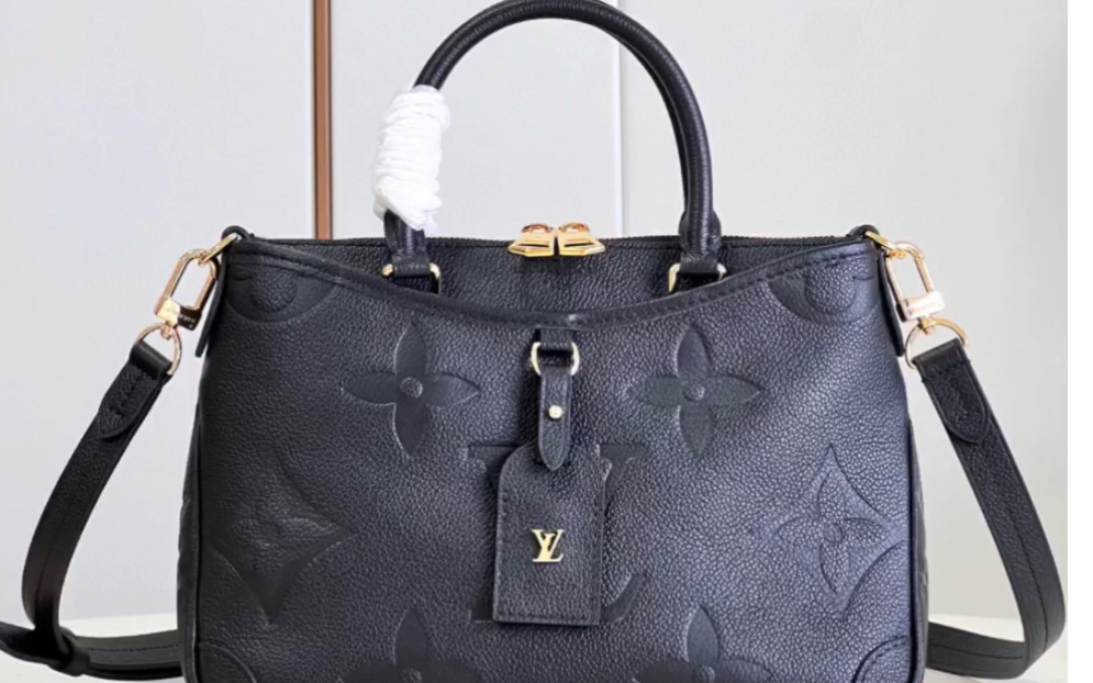 说一下高仿lv路易威登m46488黑 本款 trianon 小号手袋取材 monogram