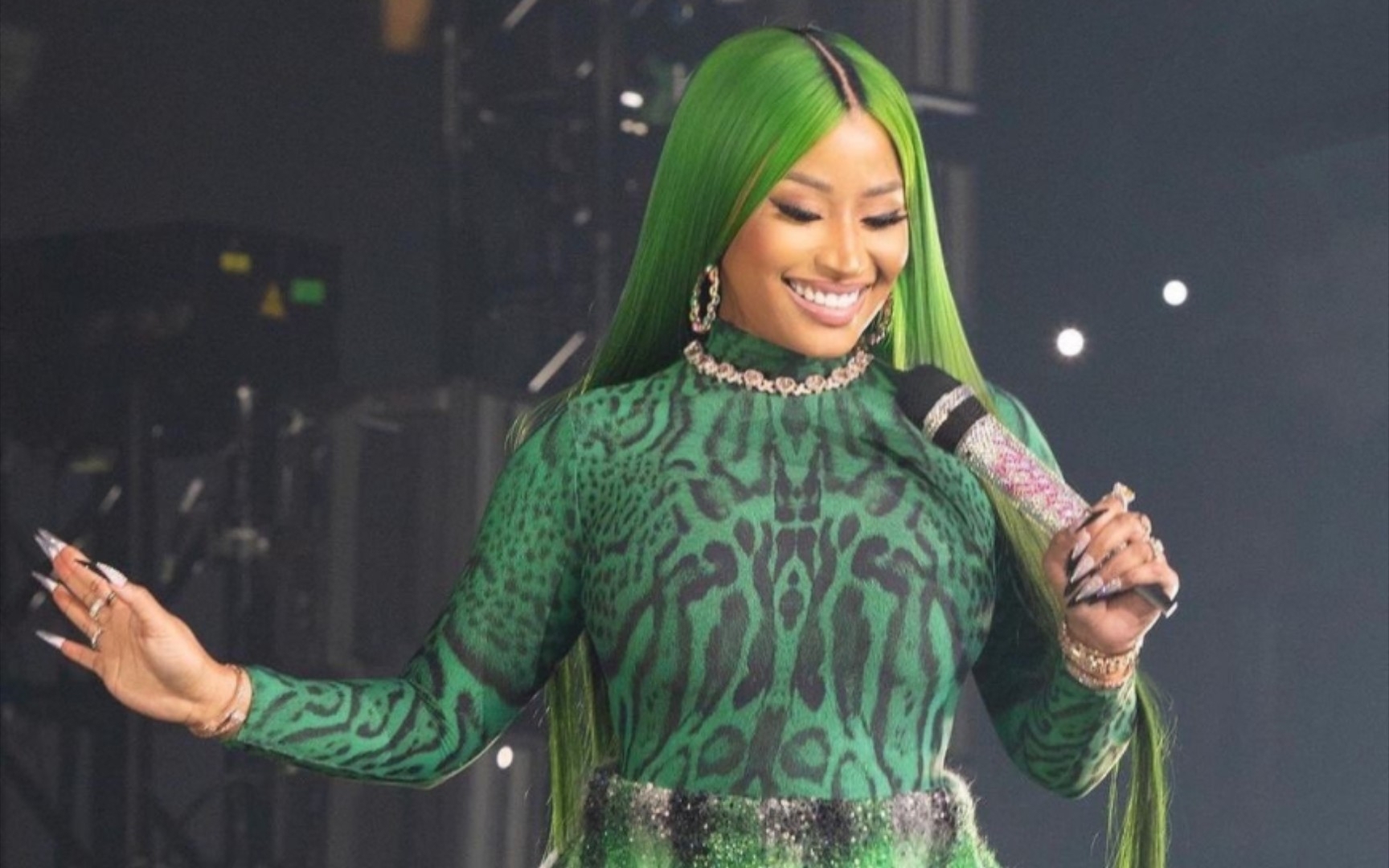 nicki minaj麻辣鸡与barbz双向奔赴的爱!