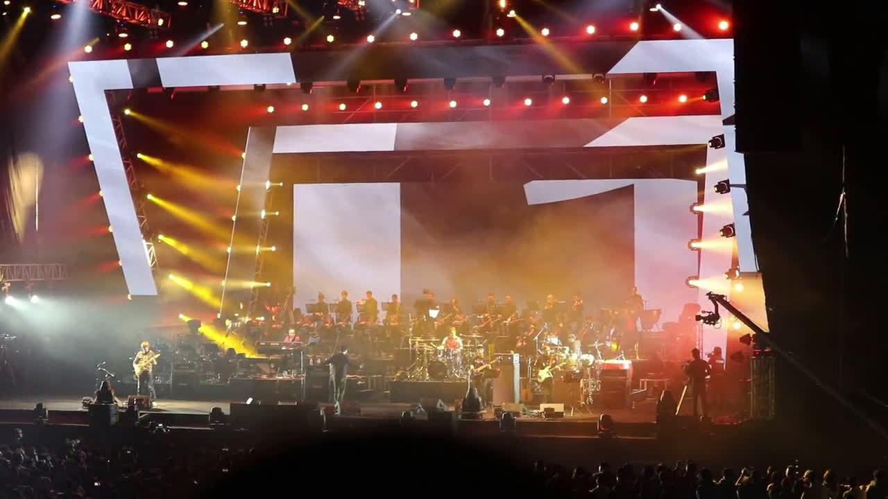 《回答》诗朗诵——李志