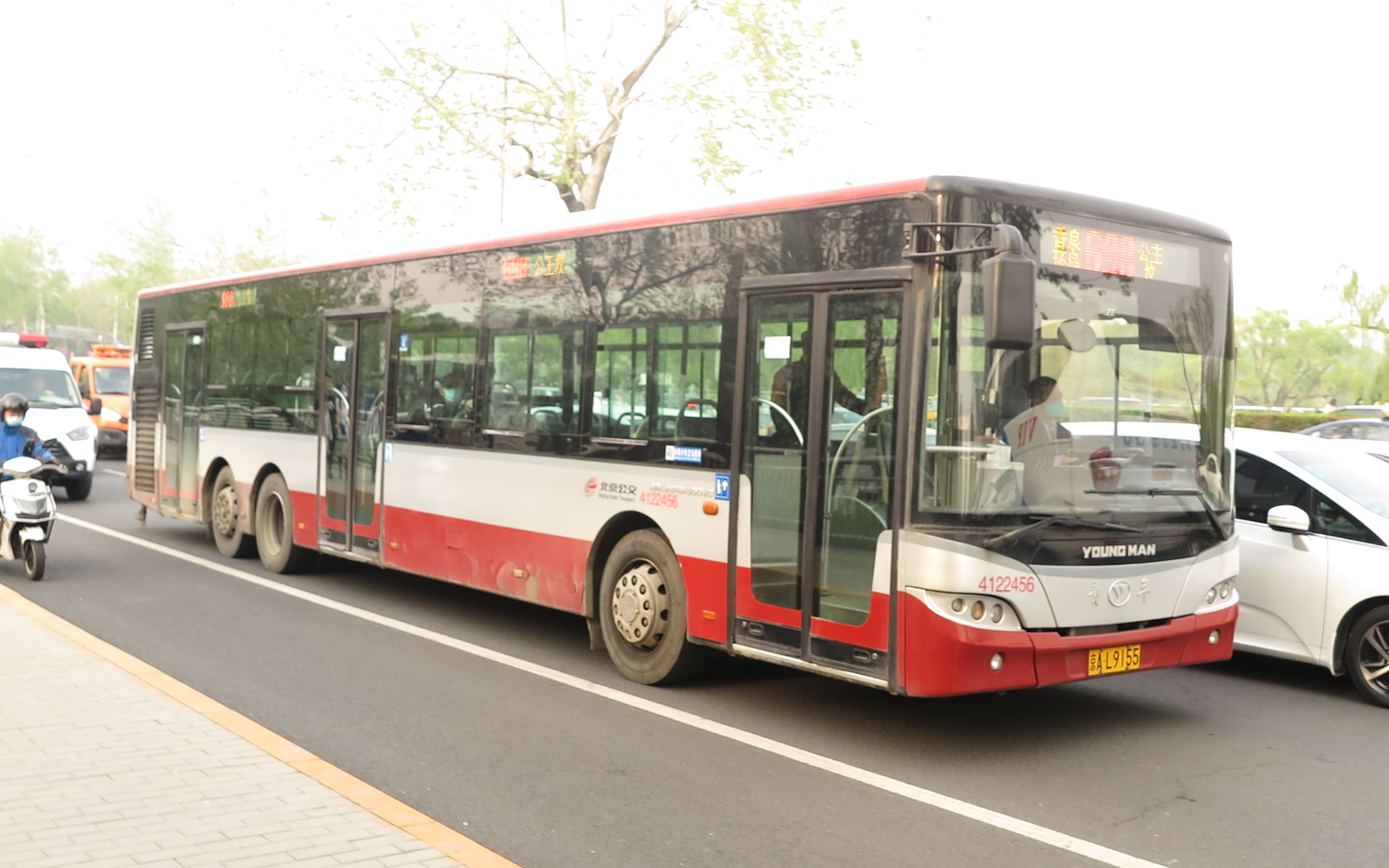 曾经大街小巷随处可见的公交造型,如今几乎消失——698路青年客车