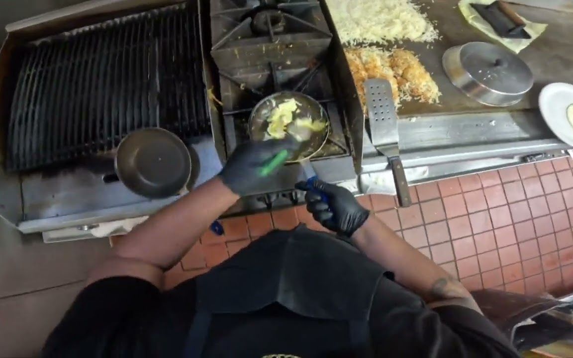 披萨店后厨pov93披萨餐厅打工人制作美味卷饼95