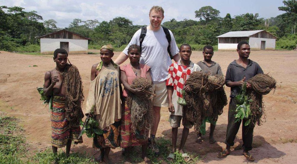 非洲"矮小"部落:身高一米左右,但发育快十岁左右就能生儿育女
