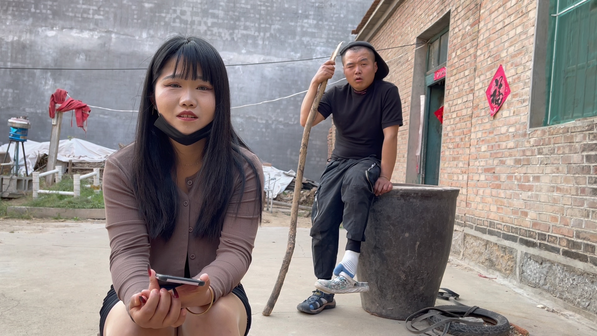 [图]今天媒人给我介绍的这个女生还是挺有孝心的，即使结了婚还要继续照顾她这个不太聪明的叔叔，不过这不是一个好现象，大家不要学她哦…