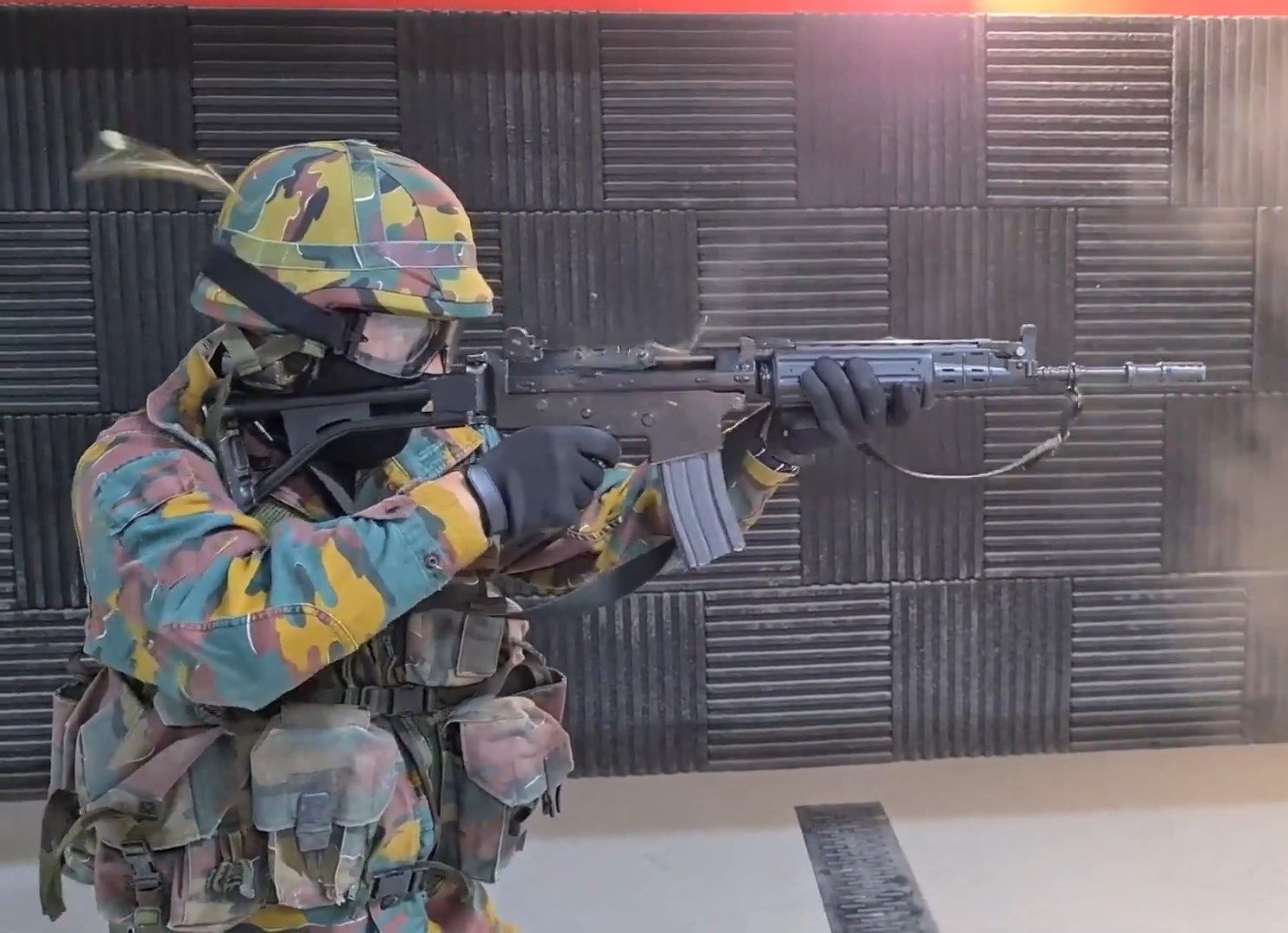 【中字】军剩满血全自动比利时fn fnc突击步枪实弹射击(hach)