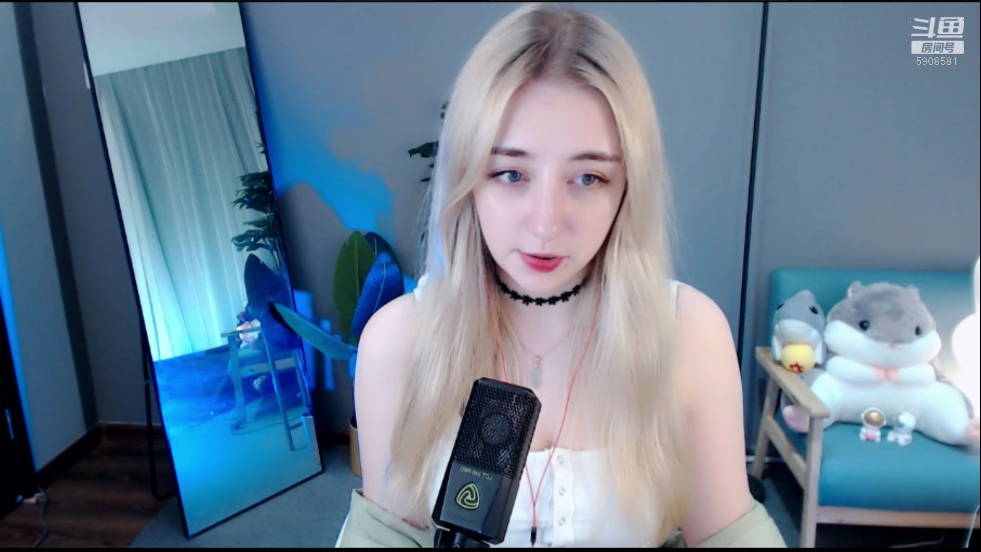 斗鱼俄罗斯毛妹alice性感颜值主播6.6直播录像