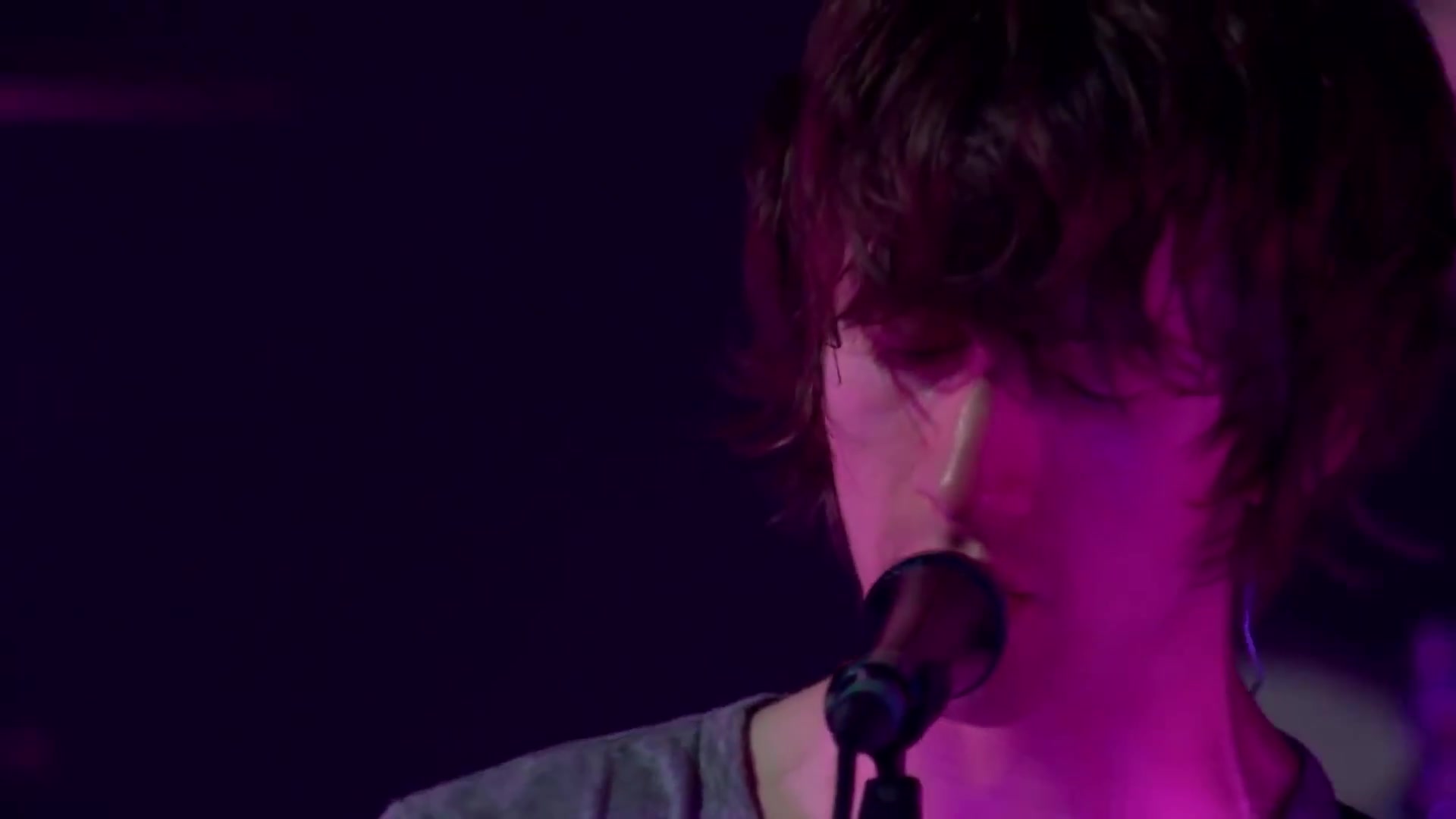 [图]Arctic Monkeys - The Hellcat Spangled Shalalala @ iTunes Festival 2011