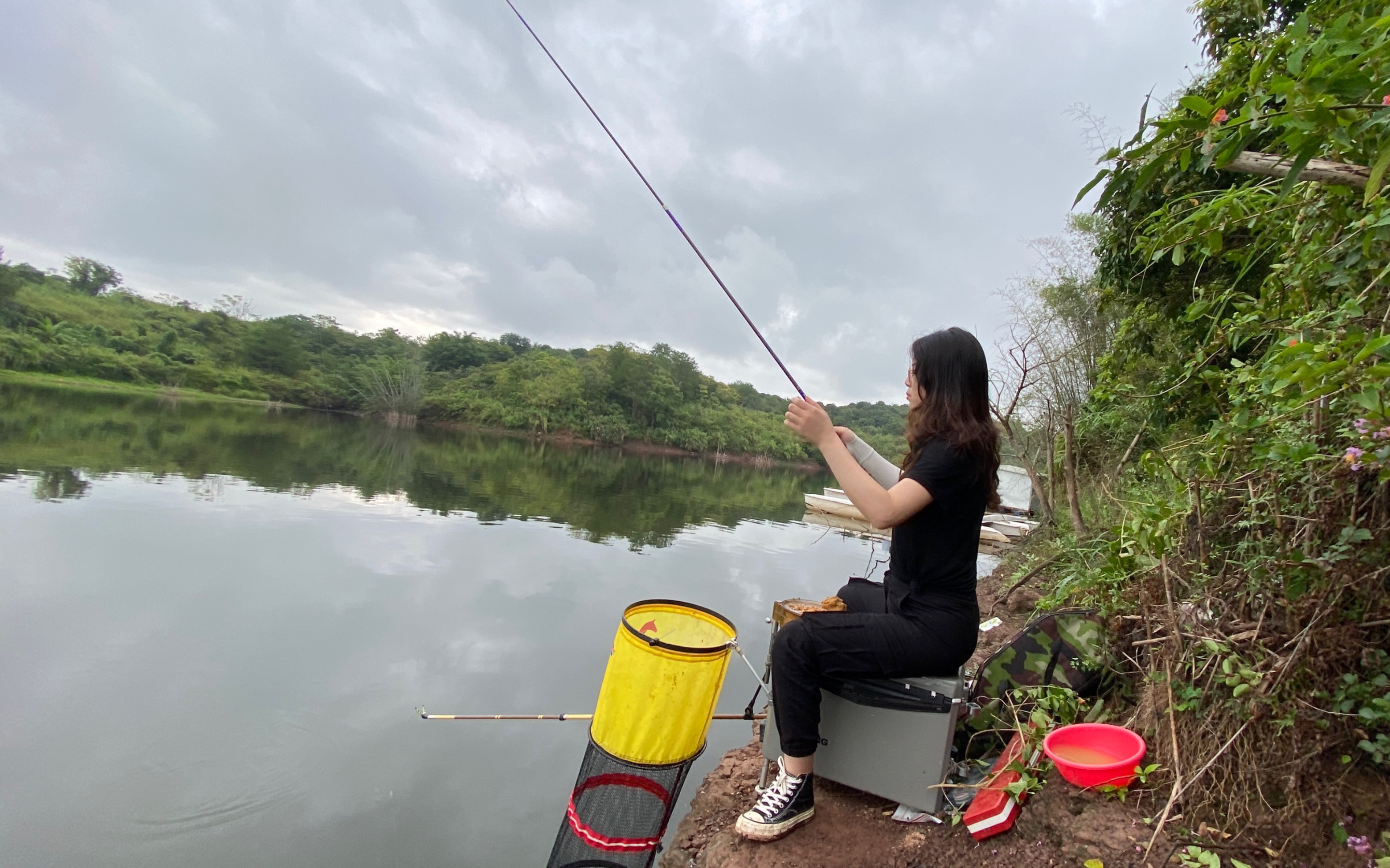梅江河野钓土鲮,表妹用梅州钓法,一个下午收获真的很不错