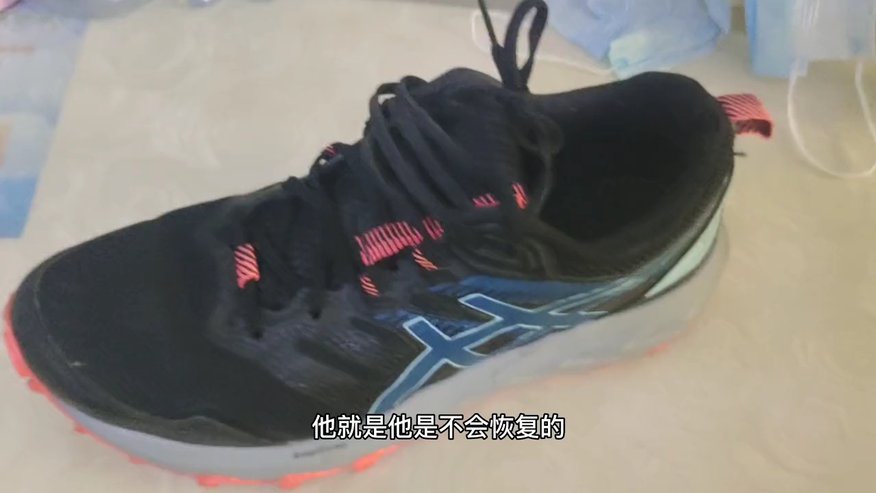 百元跑鞋推荐,亚瑟士,飞影pb,nike,安踏,匹克到底谁更胜一筹!?哔哩哔哩bilibili