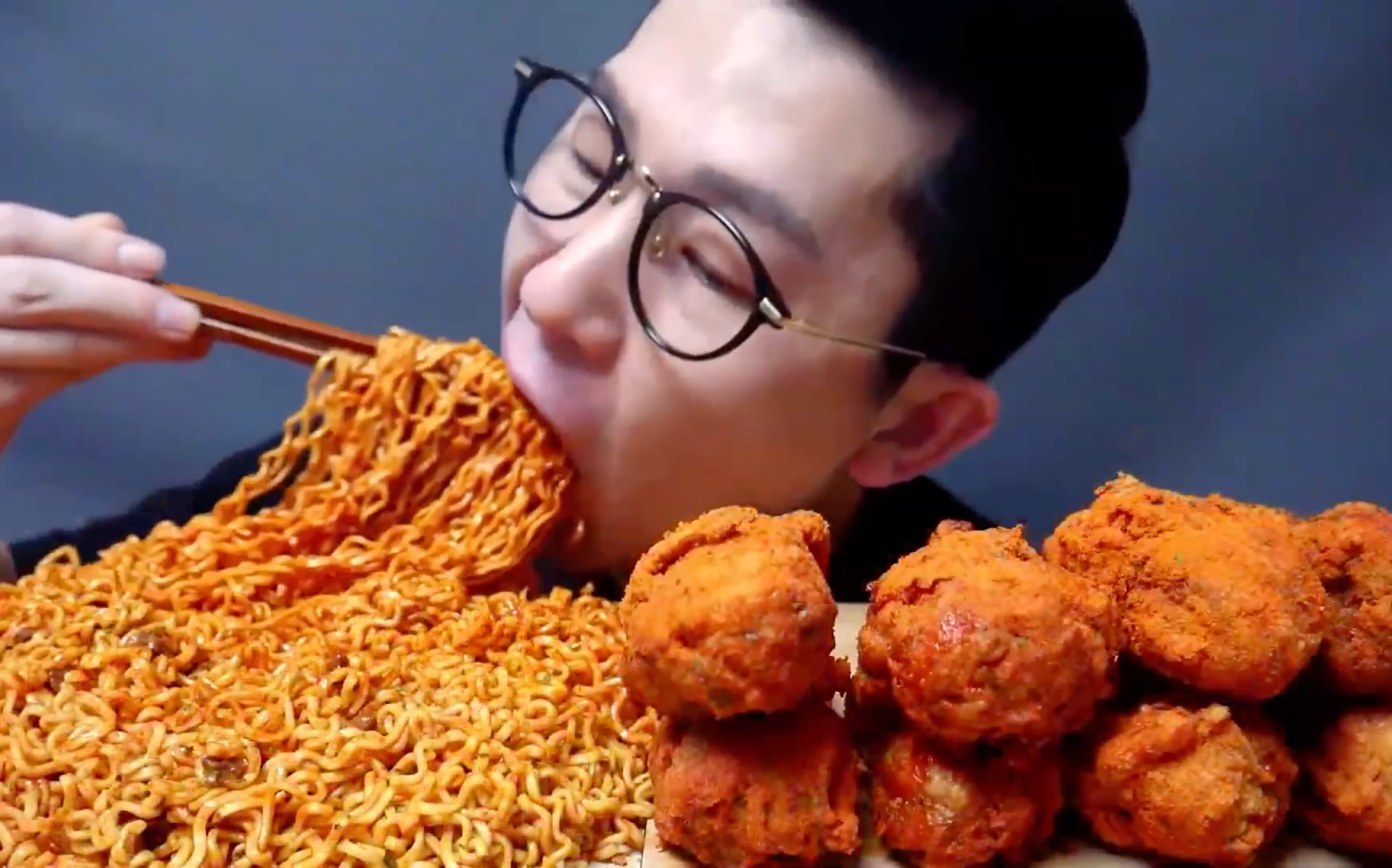 garma吃播暴风吸入火鸡面炸鸡腿剪制作过程