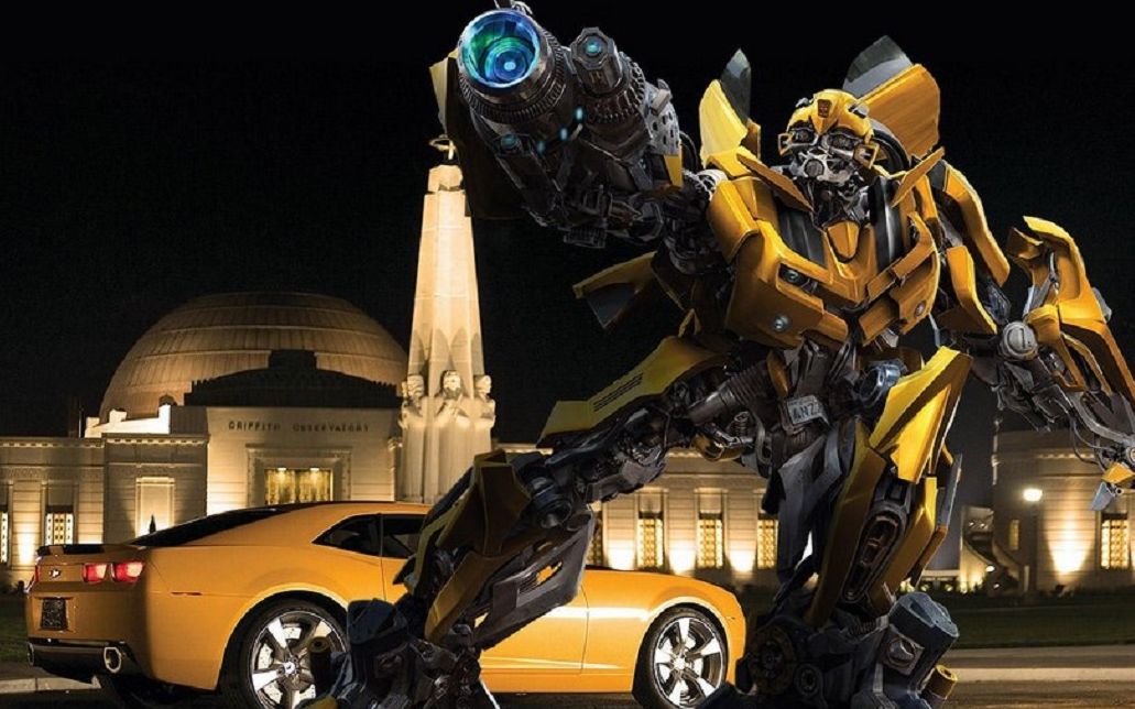 变形金刚系列首部独立电影大黄蜂上映,大黄蜂实力收割粉丝!