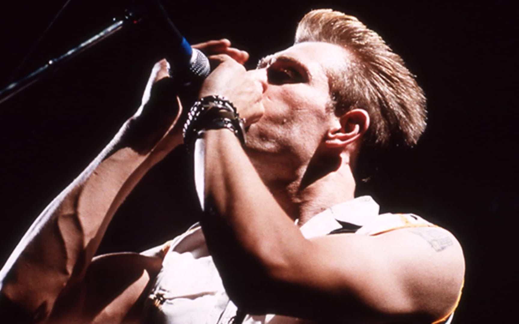 the clash - whats my name [paul simonon vocals] (live in london