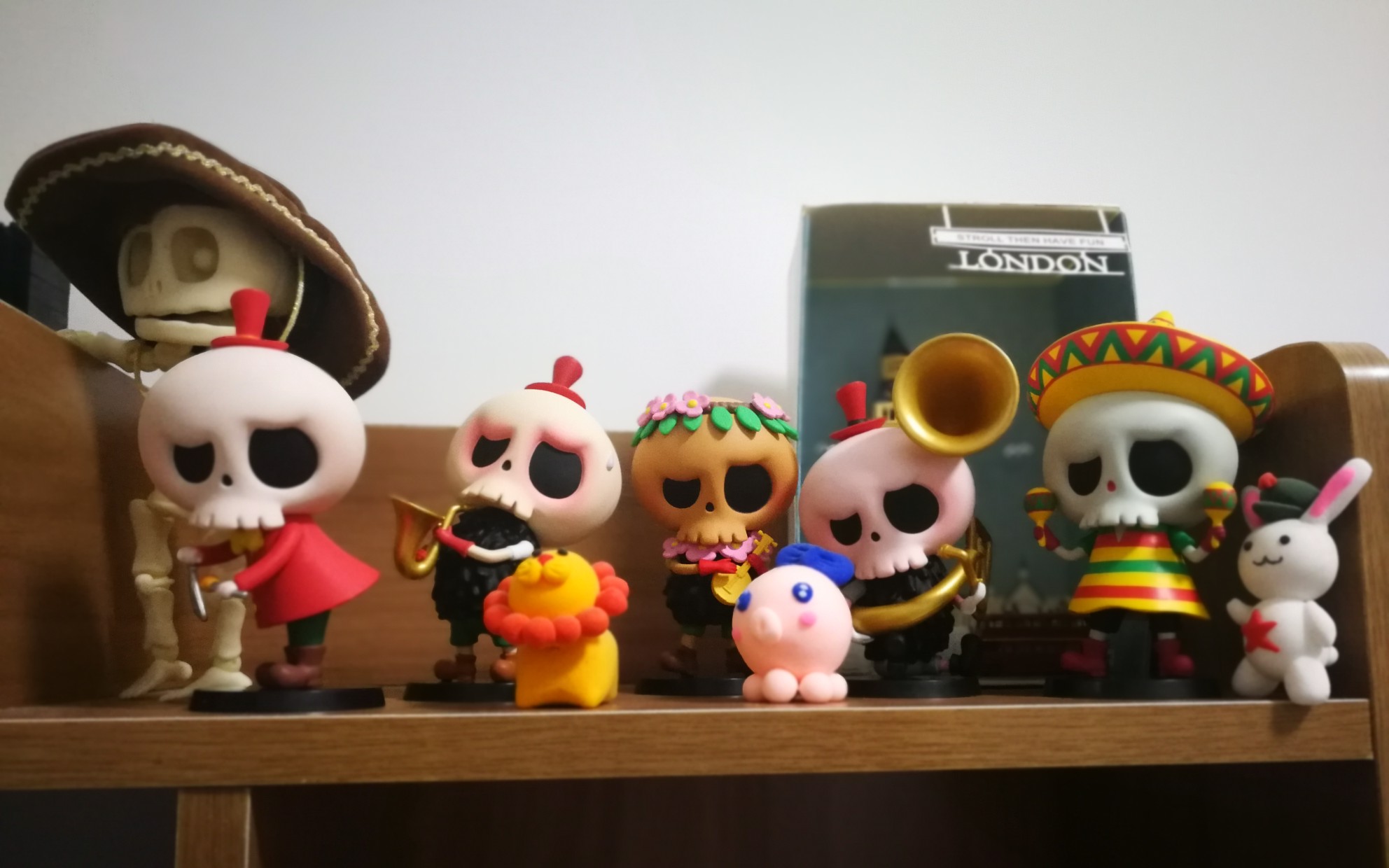 简陋的开箱视频labubu五只骷髅集合