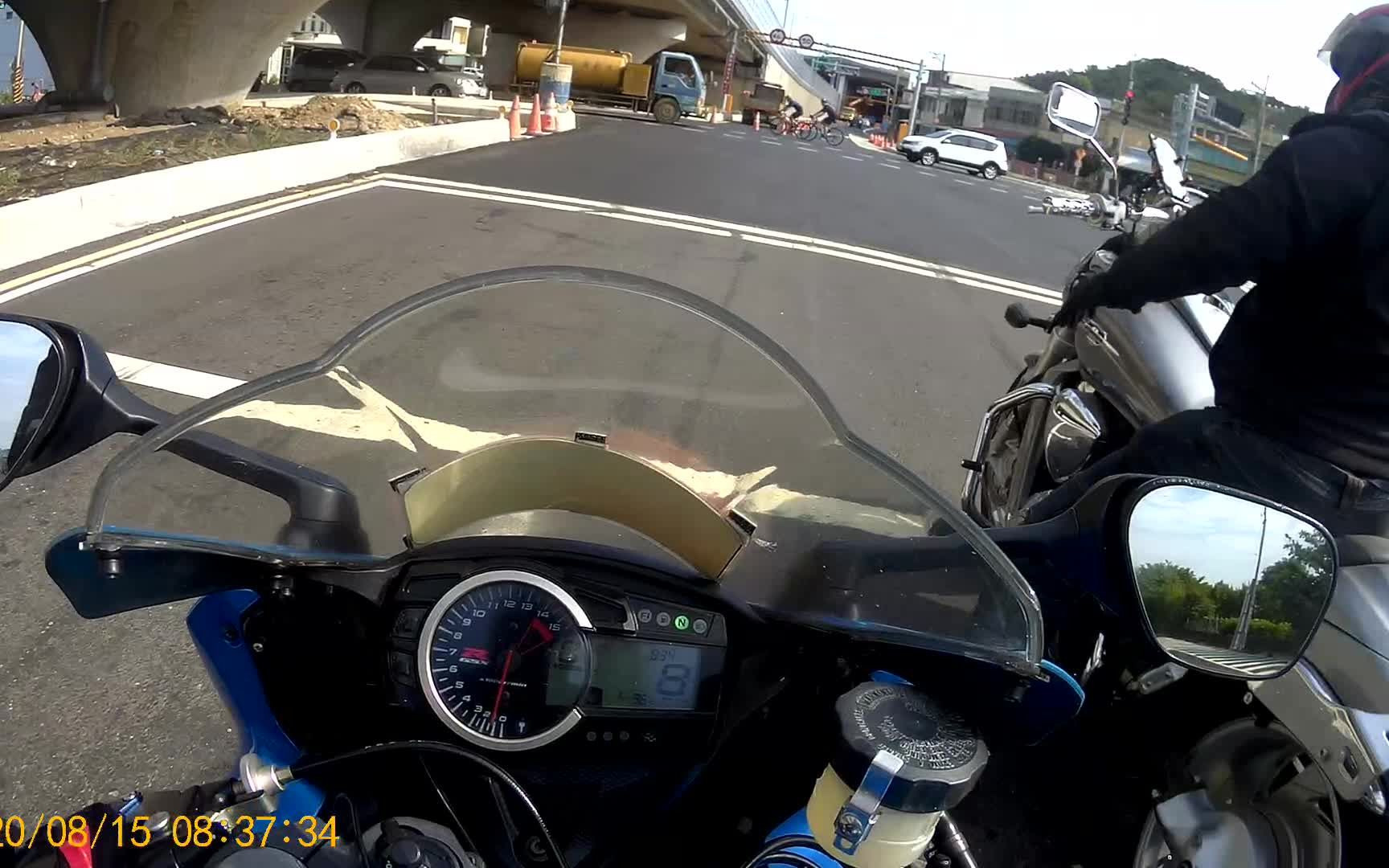 [图]GSX-R1000 VS BOULEVARD M109R(INTRUDER M1800R )