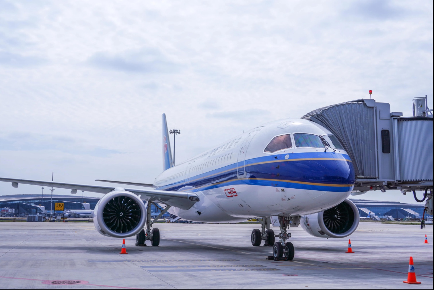 c919飞机起飞视频