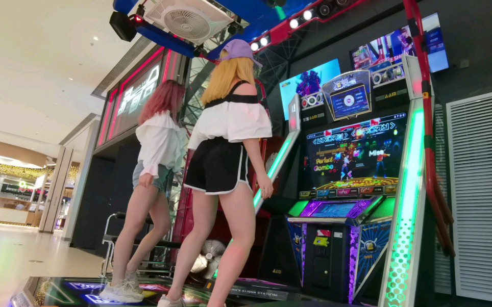 e舞成名花天酒地闺蜜快乐版嘿嘿嘿