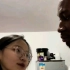 中国美女小姐姐教黑人男友说中文，她一脸自豪的表情