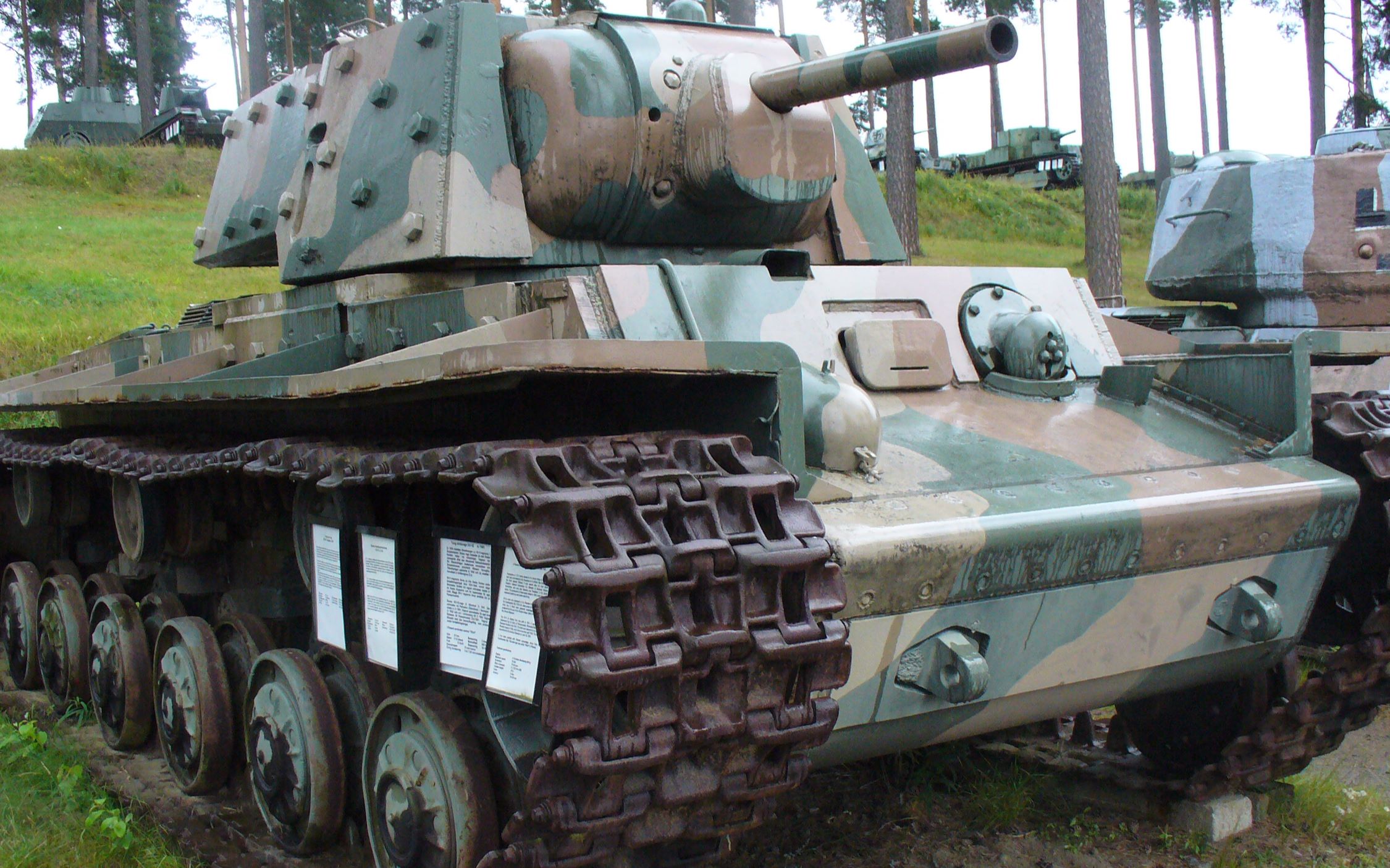 战雷世上最无脑的车之一,芬兰kv1b!