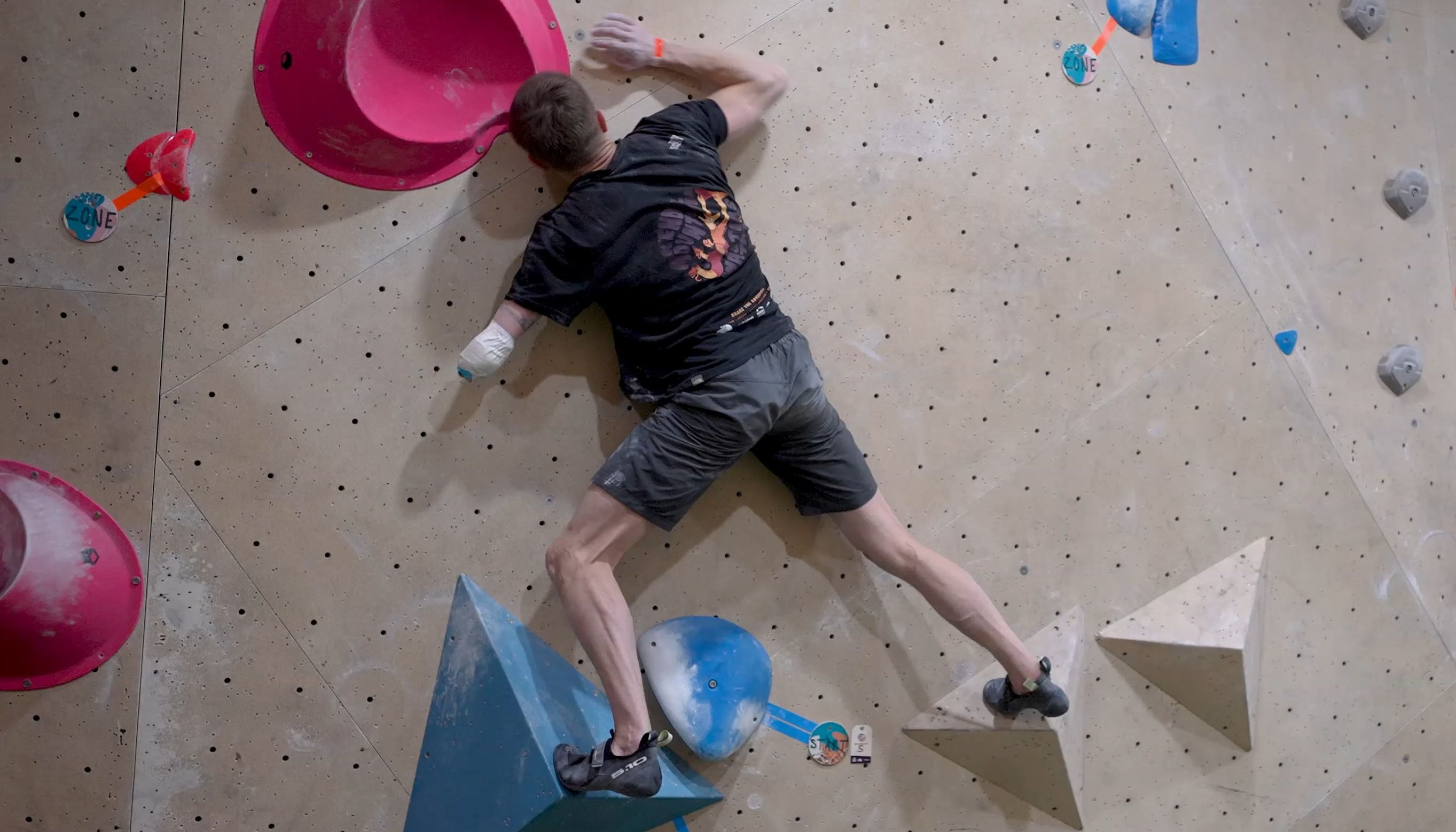 [攀岩|抱石] one-handed pro climber reveals unique bouldering