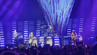 Download Video: Basket Case | Green Day The Saviors Tour at Detroit