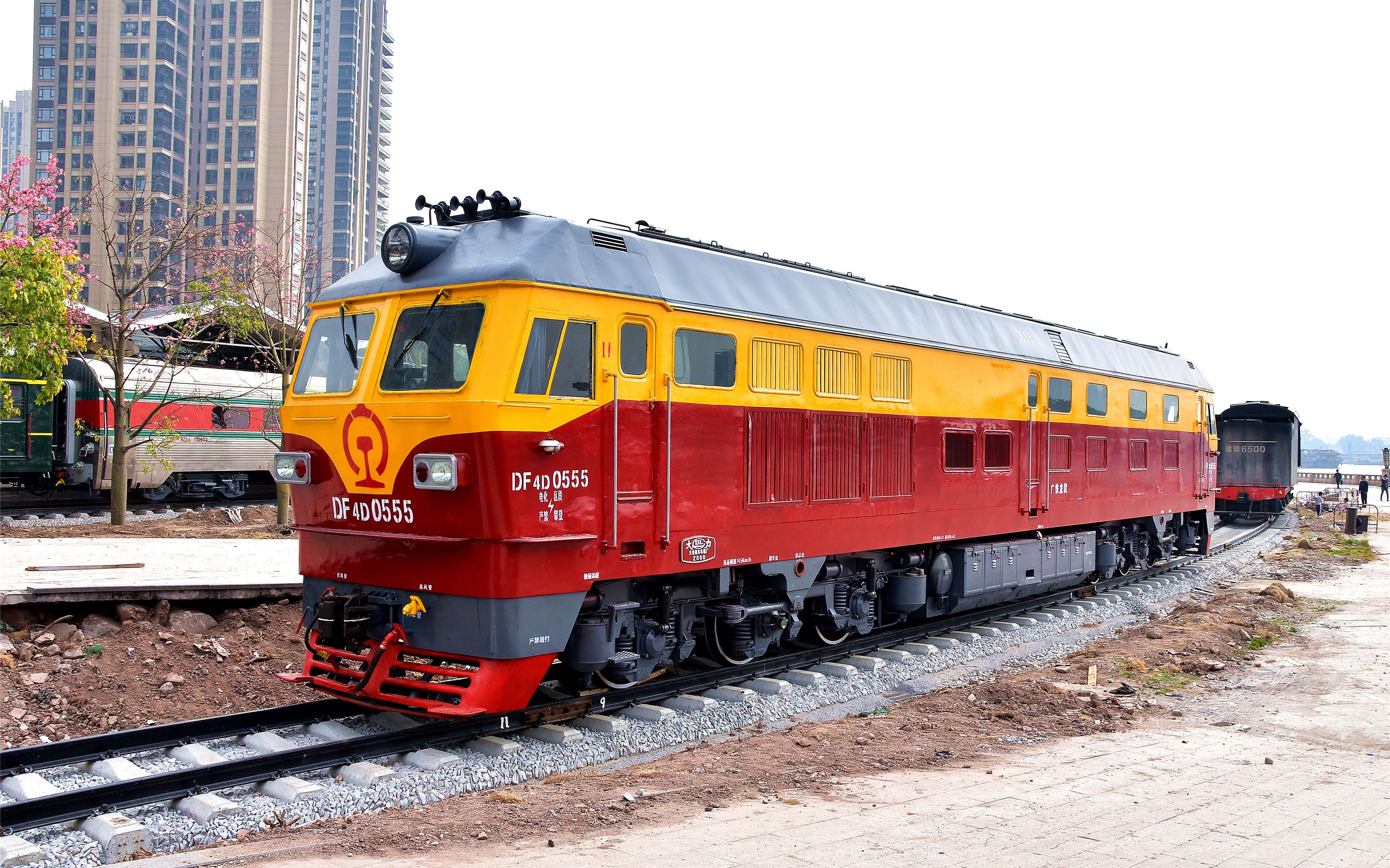 第二次探访广州铁路博物馆之广铁龙段东风4d 0555老虎内燃机车篇