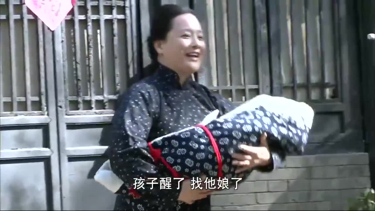 女鬼子拿婴儿图片