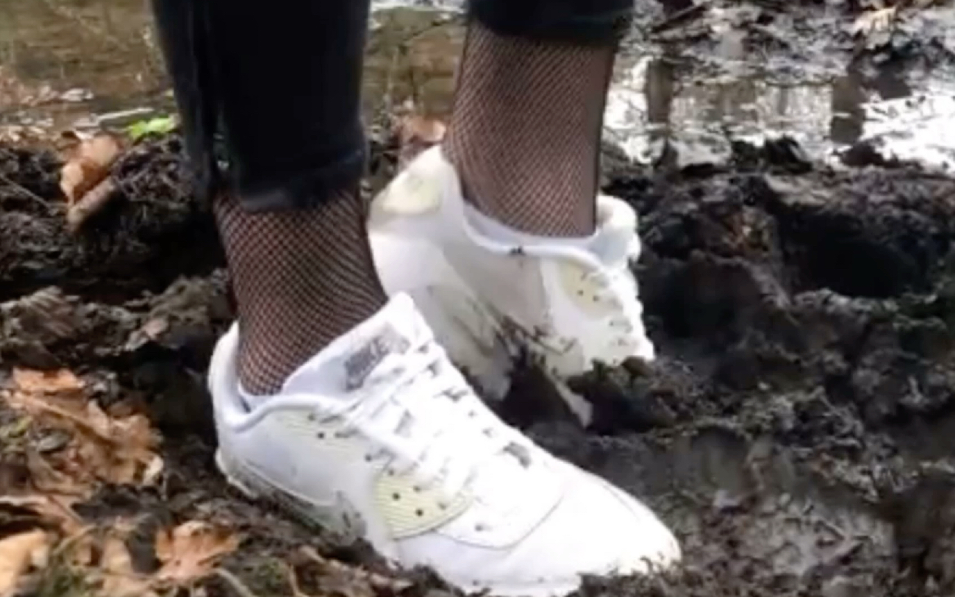 耐克白鞋踩泥(油管搬运)