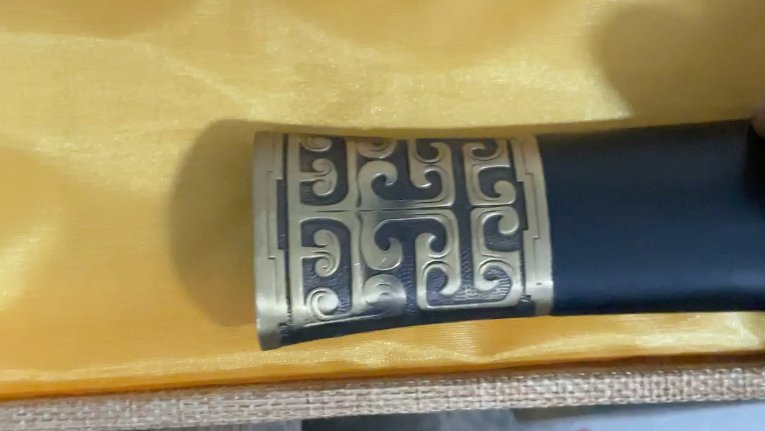 黄铜黑檀羽毛纹烧刃短剑