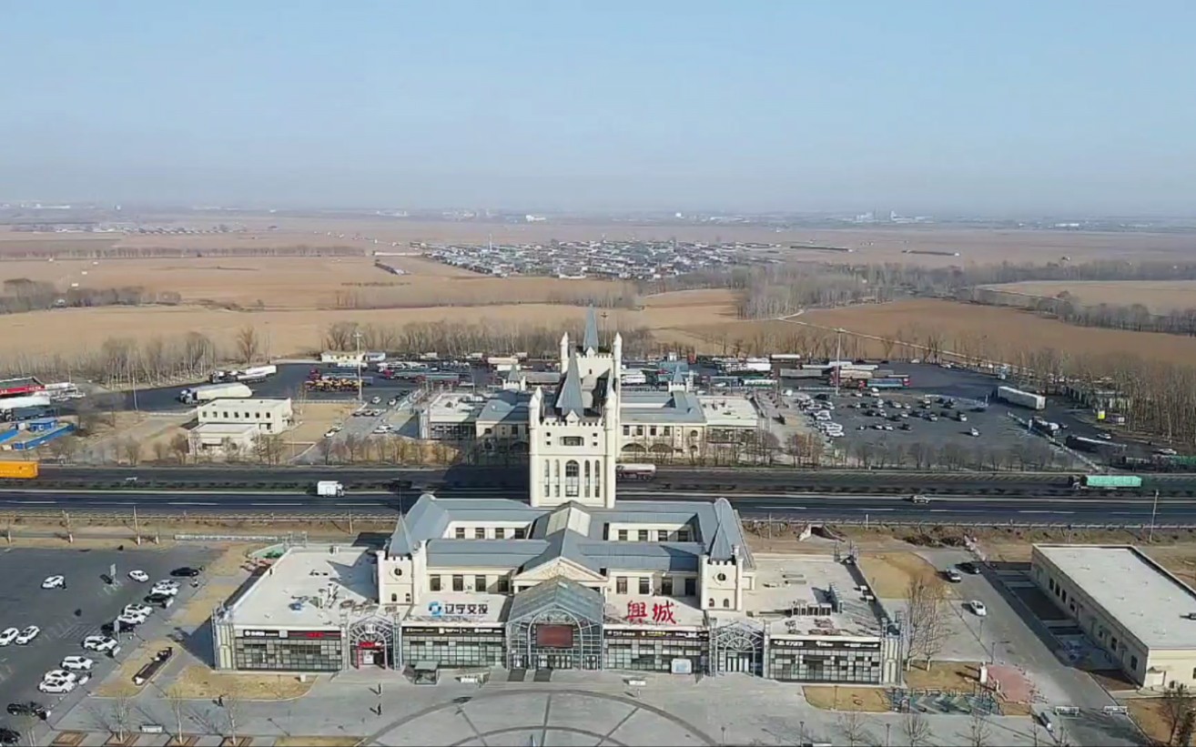 航拍京哈高速兴城服务区.