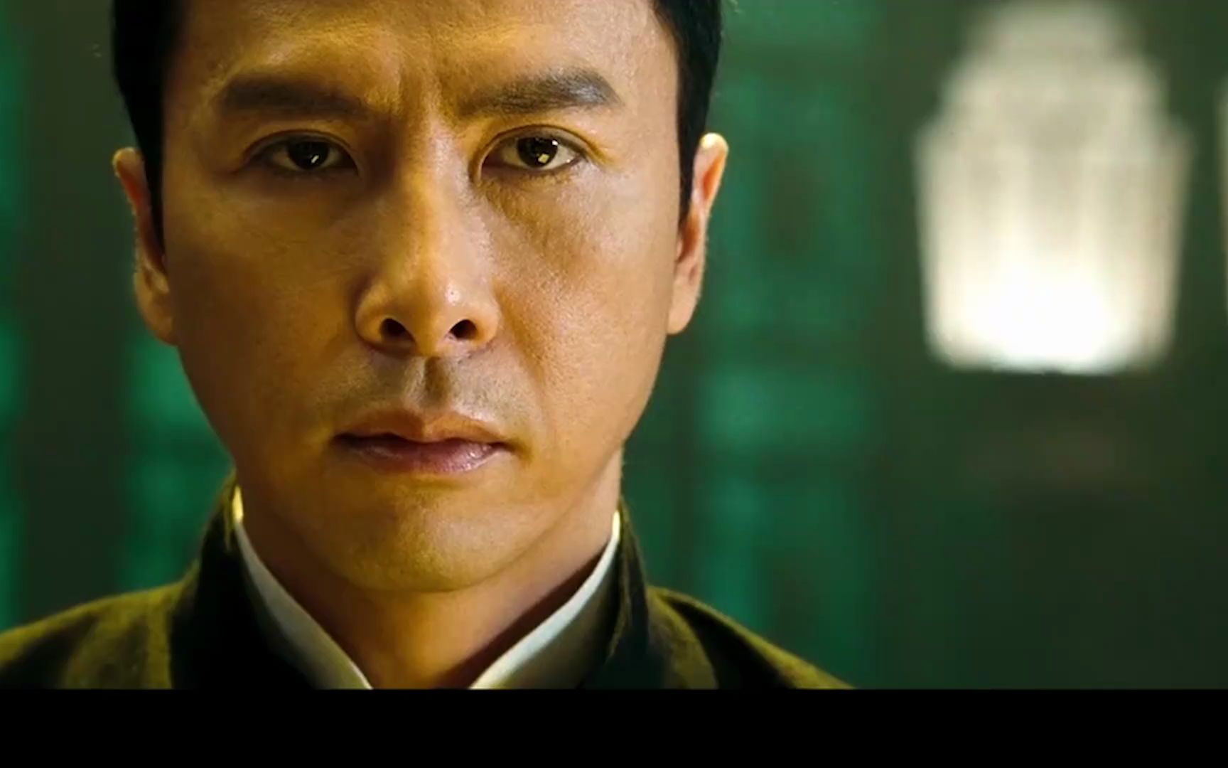 叶问:叶师傅中了老外一拳,差点没起来,还好读秒时站起来了