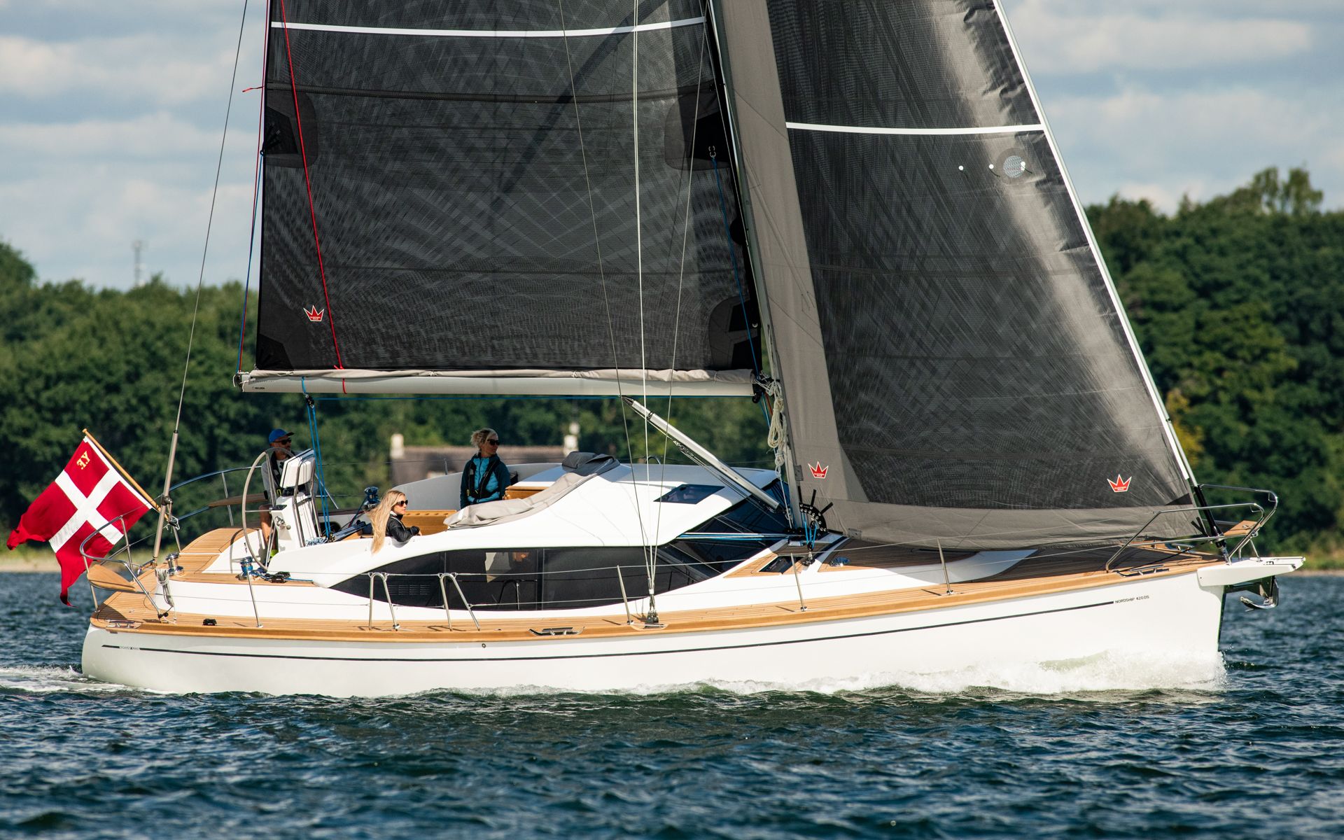 pure quality the new nordship 420ds from the danish deck saloon
