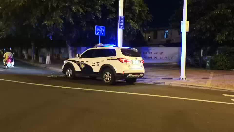海马s7警车日常出警