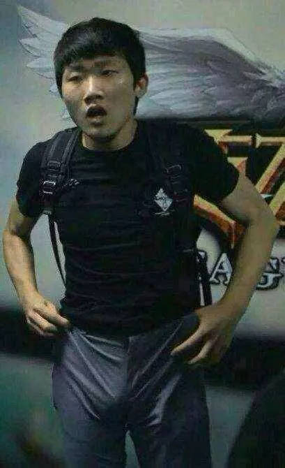 小伞:如果edg夺冠,我直播cos兔女郎_哔哩哔哩bilibili