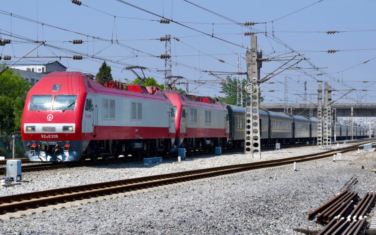 中国铁路双机ss9g牵引京沪神车1462次通过