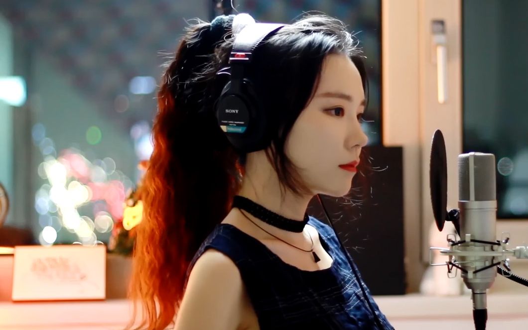 声线杀摇头晃脑侧颜杀jfla小姐姐的神级翻唱有没有被这声音炸到