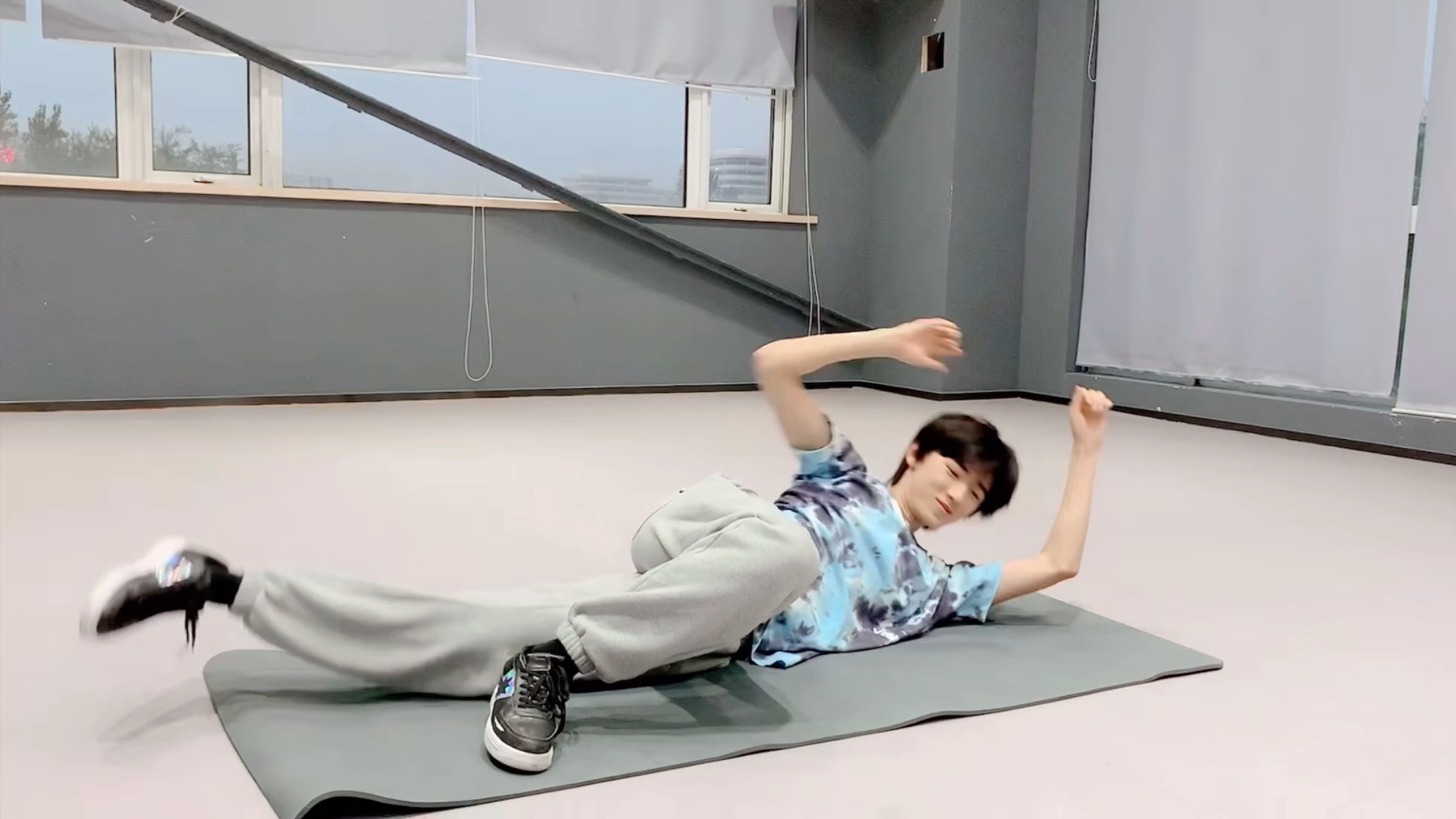 【宋亚轩】小宋老师的鱼肚一不小心就会漏出来