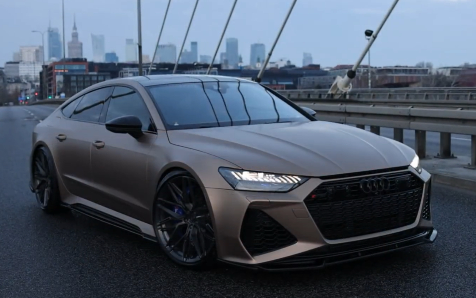 1059马力的2023奥迪rs7 0到100加速2.4秒详细介绍外观与内饰细节