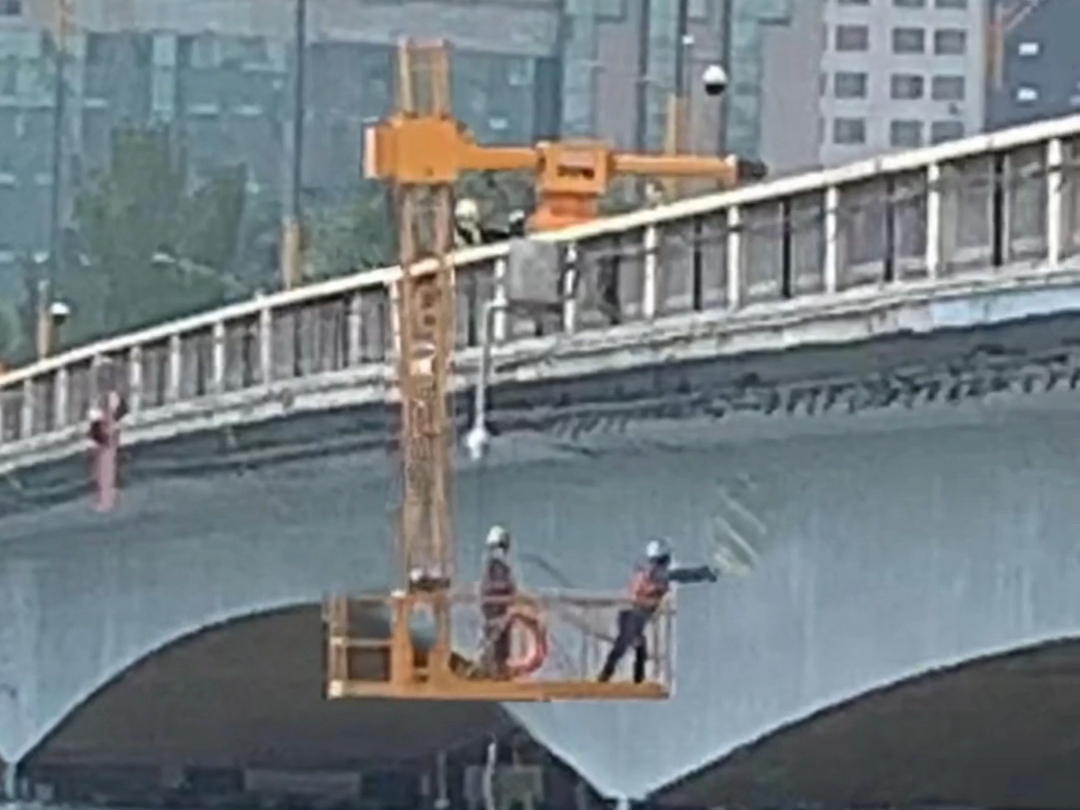 
空中滑行吊篮车视频讲解